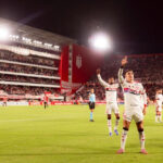 Arrascaeta fratura clavícula em empate do Flamengo