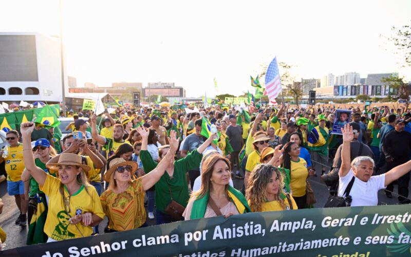 Presos do 8/1 veem esperança em PL da dosimetria