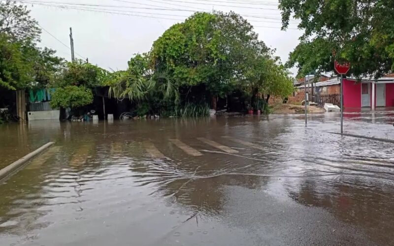 Chuvas no RS: 500 desalojados; cidade decreta emergência