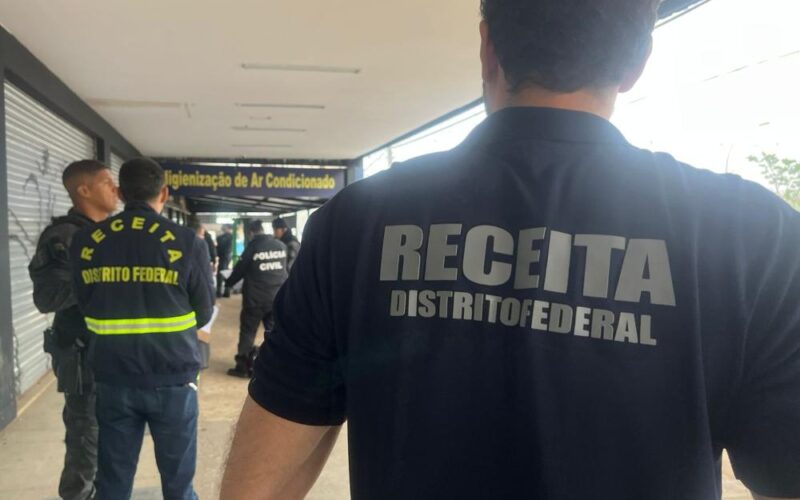 DF apreende 202 iPhones e R$ 2,5 mi em mercadorias