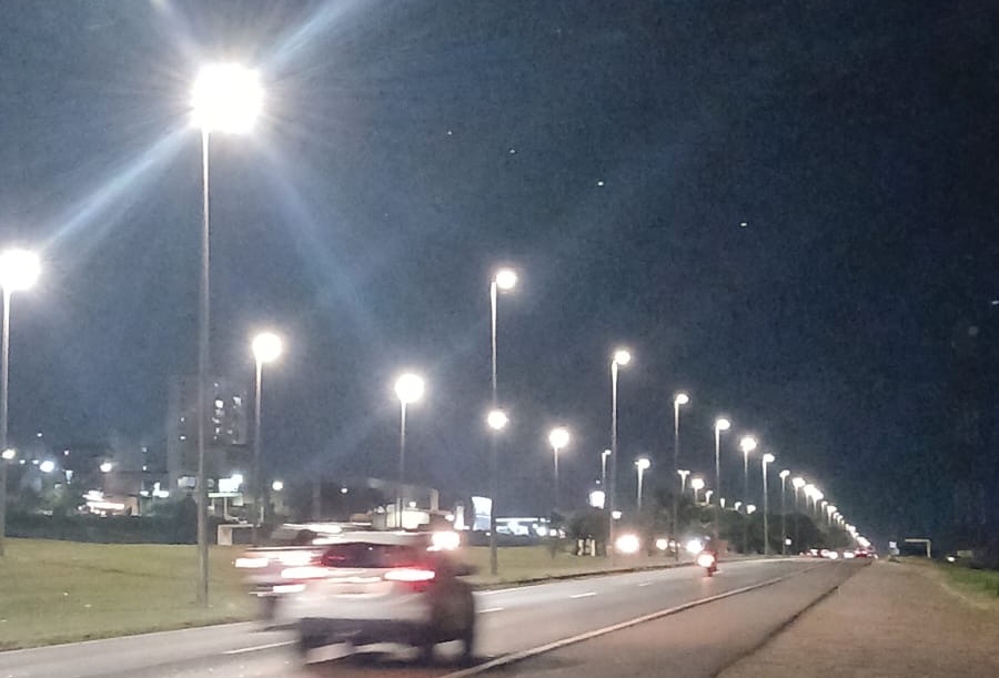 Força-tarefa do GDF leva iluminação pública a Samambaia