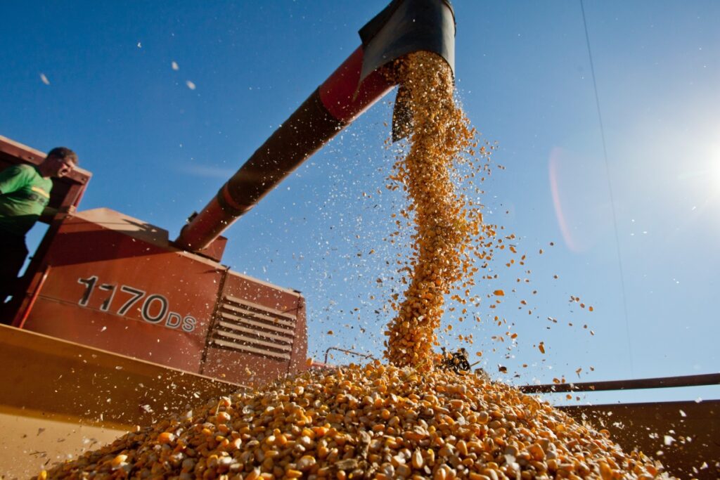 IGP-DI sobe 2,41% em abril impulsionado por agro e indústria