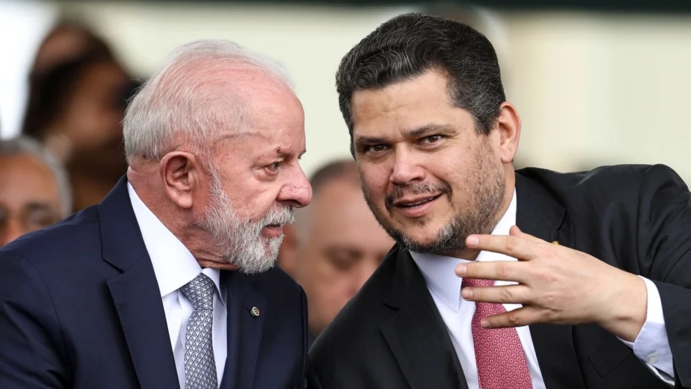 Lula poupa Alcolumbre e mira cargos do centrão após derrotas