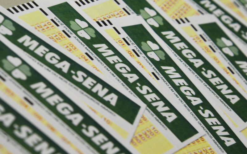 Mega-Sena acumula e prêmio vai a R$ 10 milhões