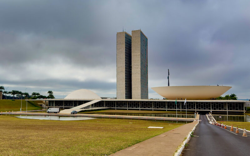 STF retoma julgamento de mudanças na Lei de Improbidade