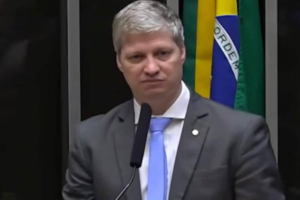 Van Hattem acusa general de intimidação e pede processo