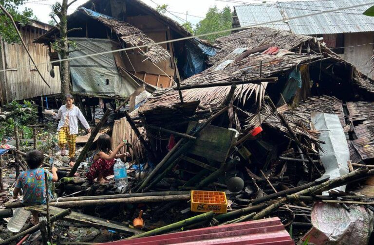 Terremoto 7,8 atinge Filipinas e gera alerta de tsunami