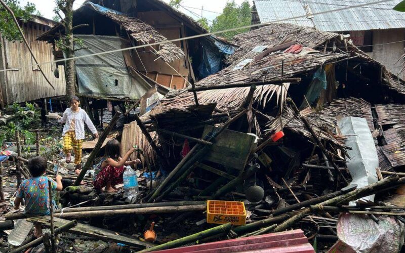 Terremoto 7,8 atinge Filipinas e gera alerta de tsunami