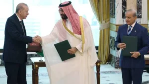 Arábia Saudita, Turquia e Paquistão assinam pacto militar