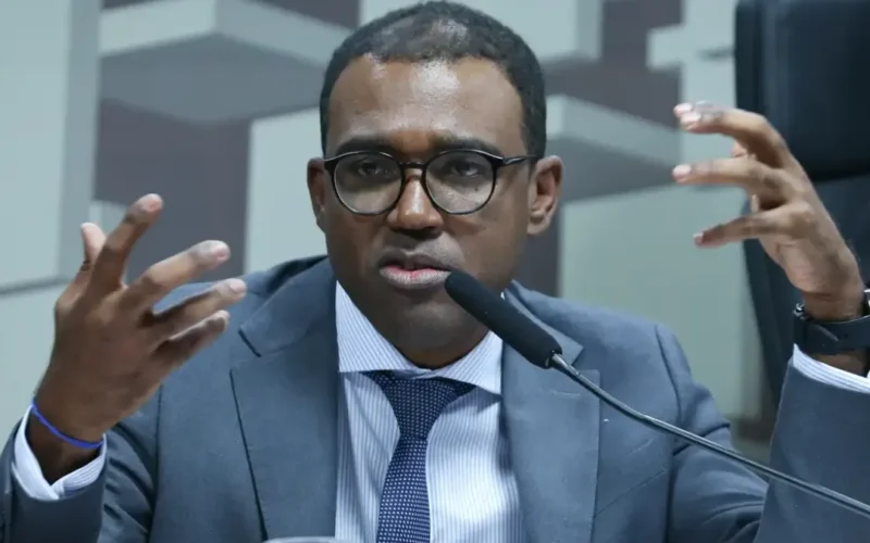 Diretor do BC relata à PF clima hostil e vazamentos no caso Master