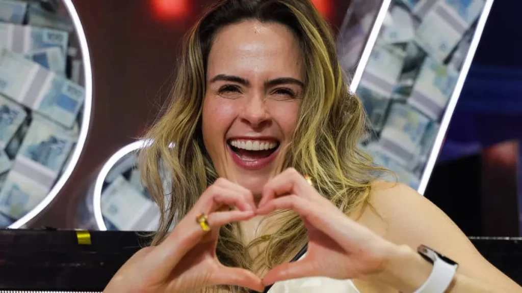 Ana Paula Renault causa euforia em painel no SP2B