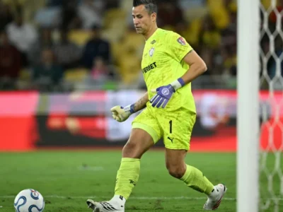 Flu vira sobre Palmeiras no fim e encosta no G3 do Brasileirão